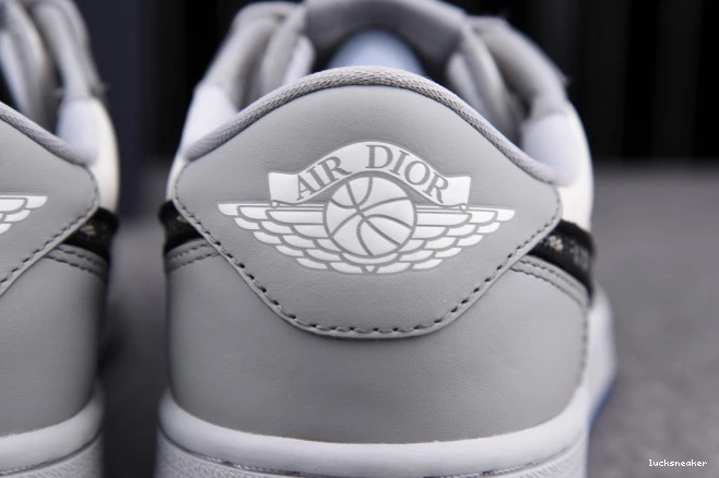 Rep LUCY JORDAN DR X CN8607-002 LOW box) 1 (DR OG shoe 0814